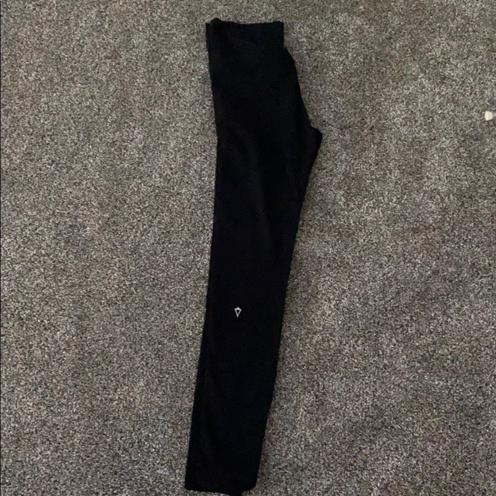 black size 12 ivivva leggings